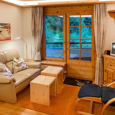 Appartement Chesa Alvetern 5 By Interhome